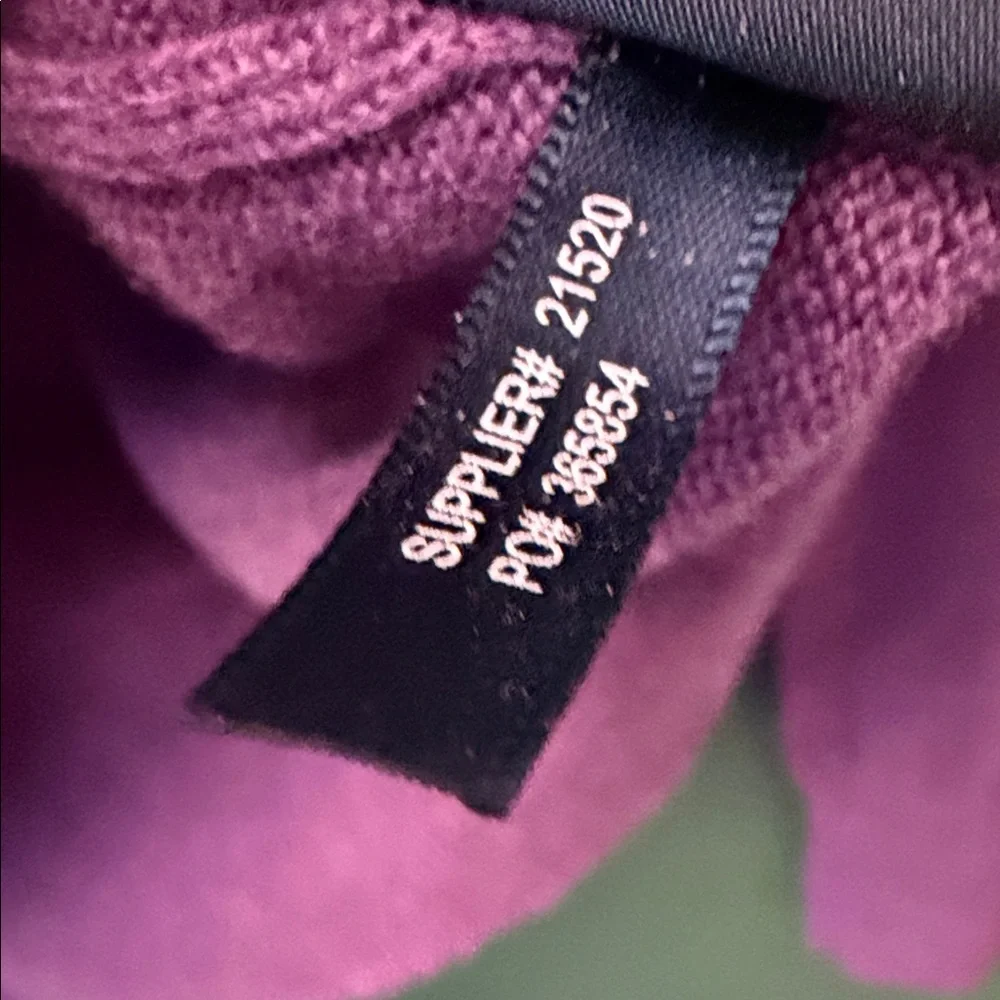 Vintage Polo by Ralph Lauren Mens M 100% Merino Wool Purple V-Neck Sweater